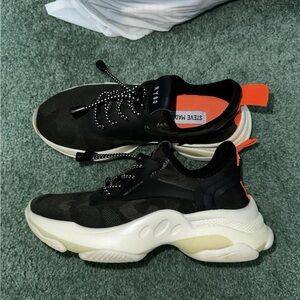 Steve Madden NY90 Size 6